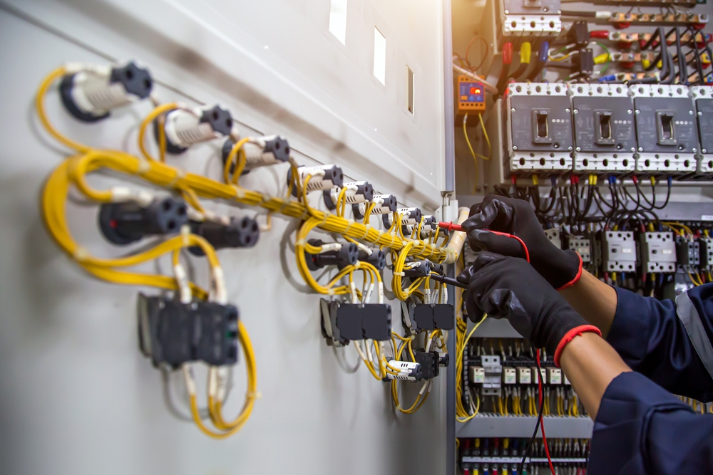 How to Choose the Best Commercial Electrician in Derby